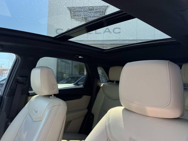 Used 2017 Cadillac XT5 Luxury w/ Driver Awareness Package AWD/4WD image 19