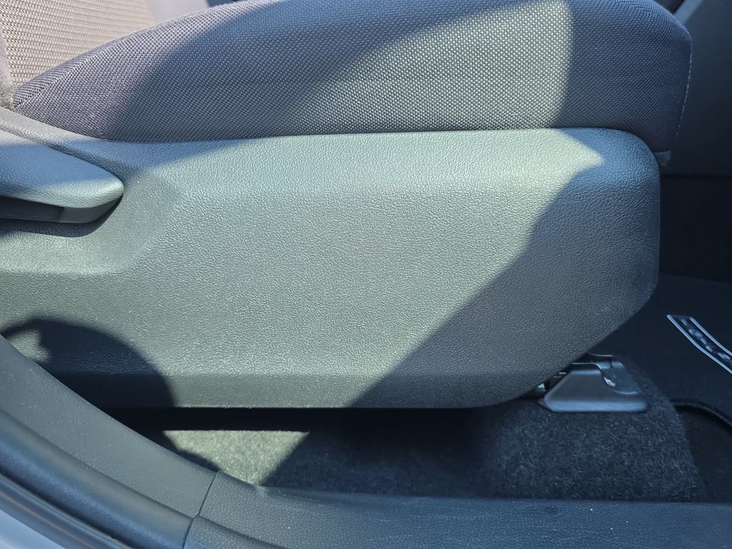 Used 2024 Toyota Highlander LE AWD/4WD image 34