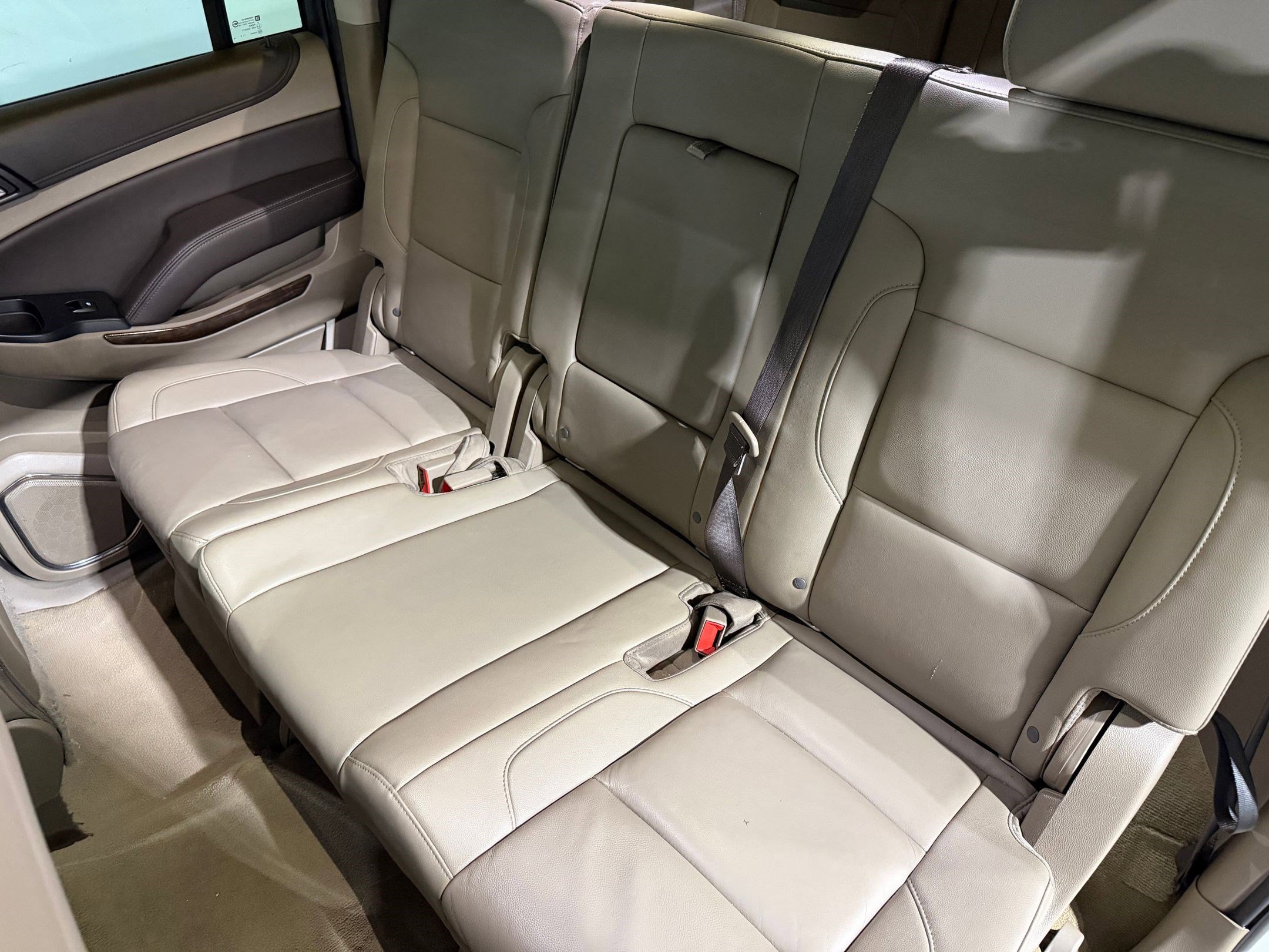Used 2019 Chevrolet Suburban LT image 36