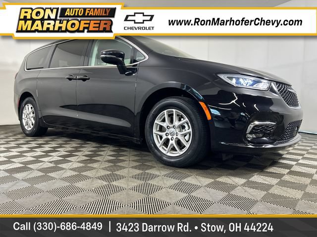 Used 2024 Chrysler Pacifica Touring-L