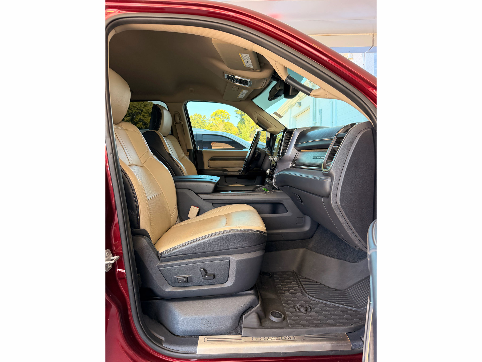 Used 2020 RAM 2500 Limited AWD/4WD image 16