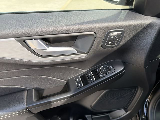 Used 2025 Ford Escape Platinum AWD/4WD image 15
