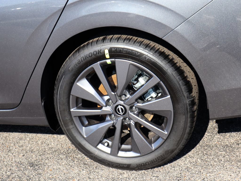 New 2026 Nissan Sentra SL w/ Floor Mat Package FWD image 9