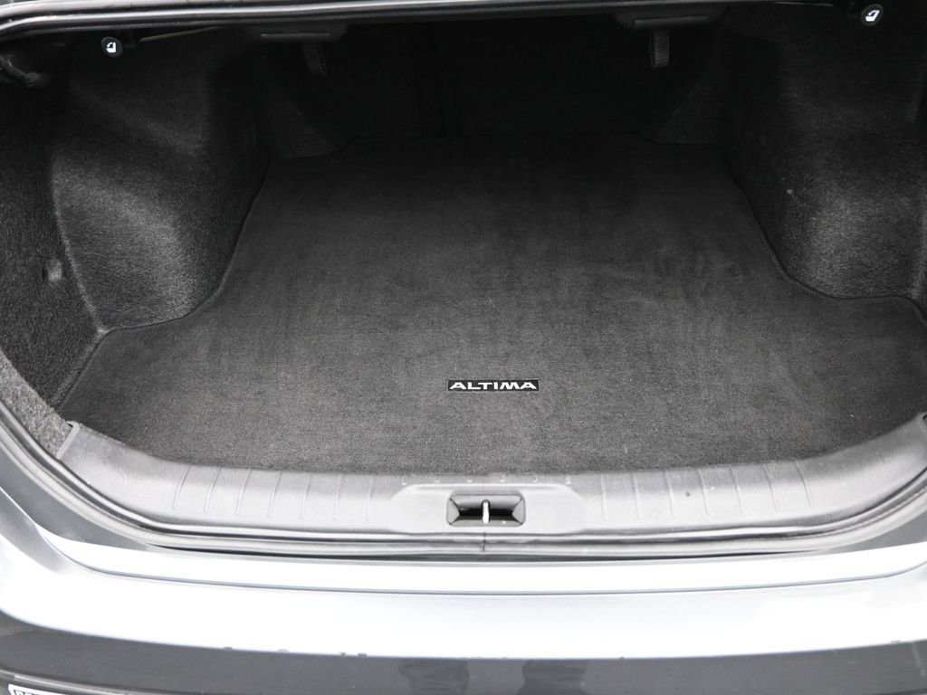 Used 2024 Nissan Altima 2.5 SV image 14