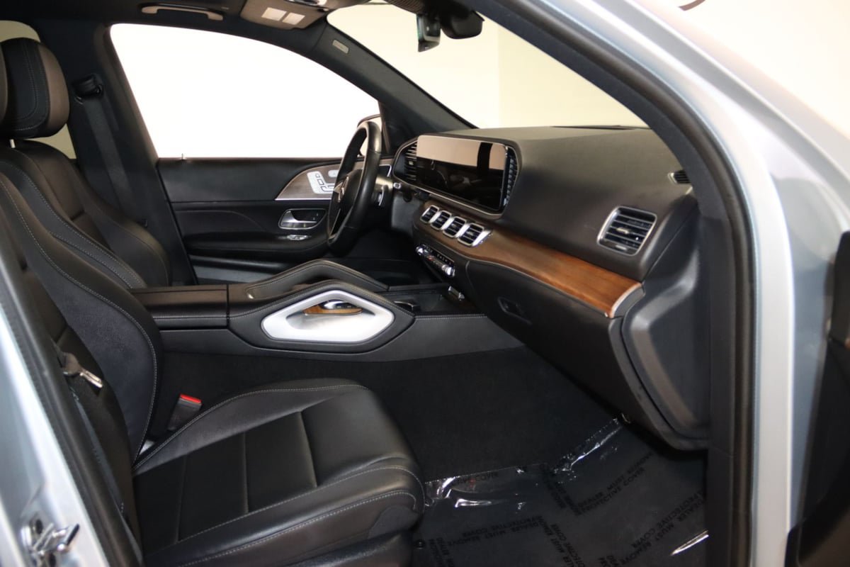 Used 2025 Mercedes-Benz GLE 350 4MATIC w/ Winter Package image 63