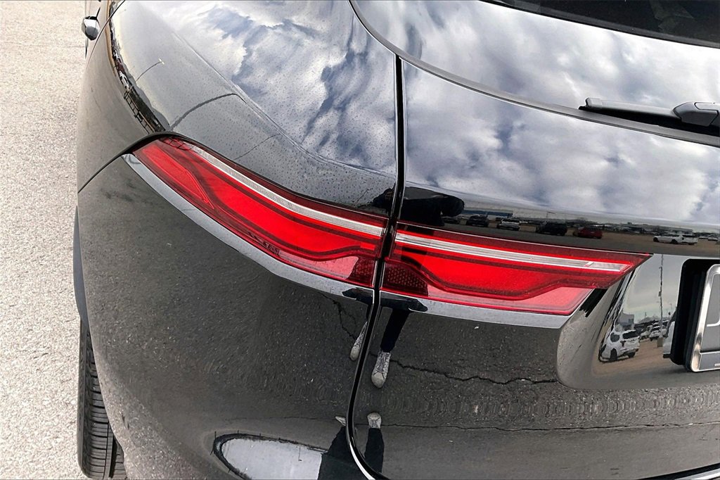 Certified 2025 Jaguar F-PACE R-Dynamic S image 31