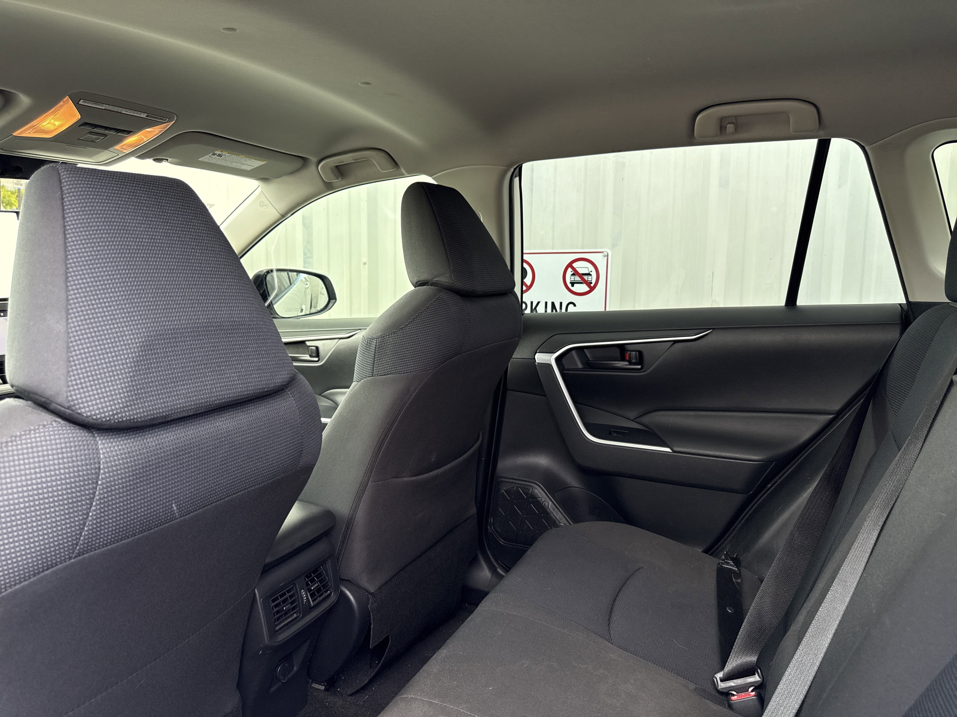 Used 2020 Toyota RAV4 LE image 22