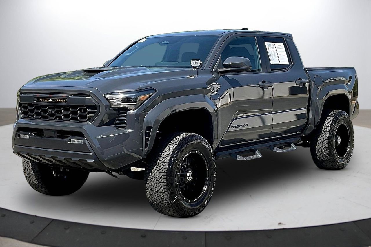Used 2024 Toyota Tacoma TRD Sport image 4