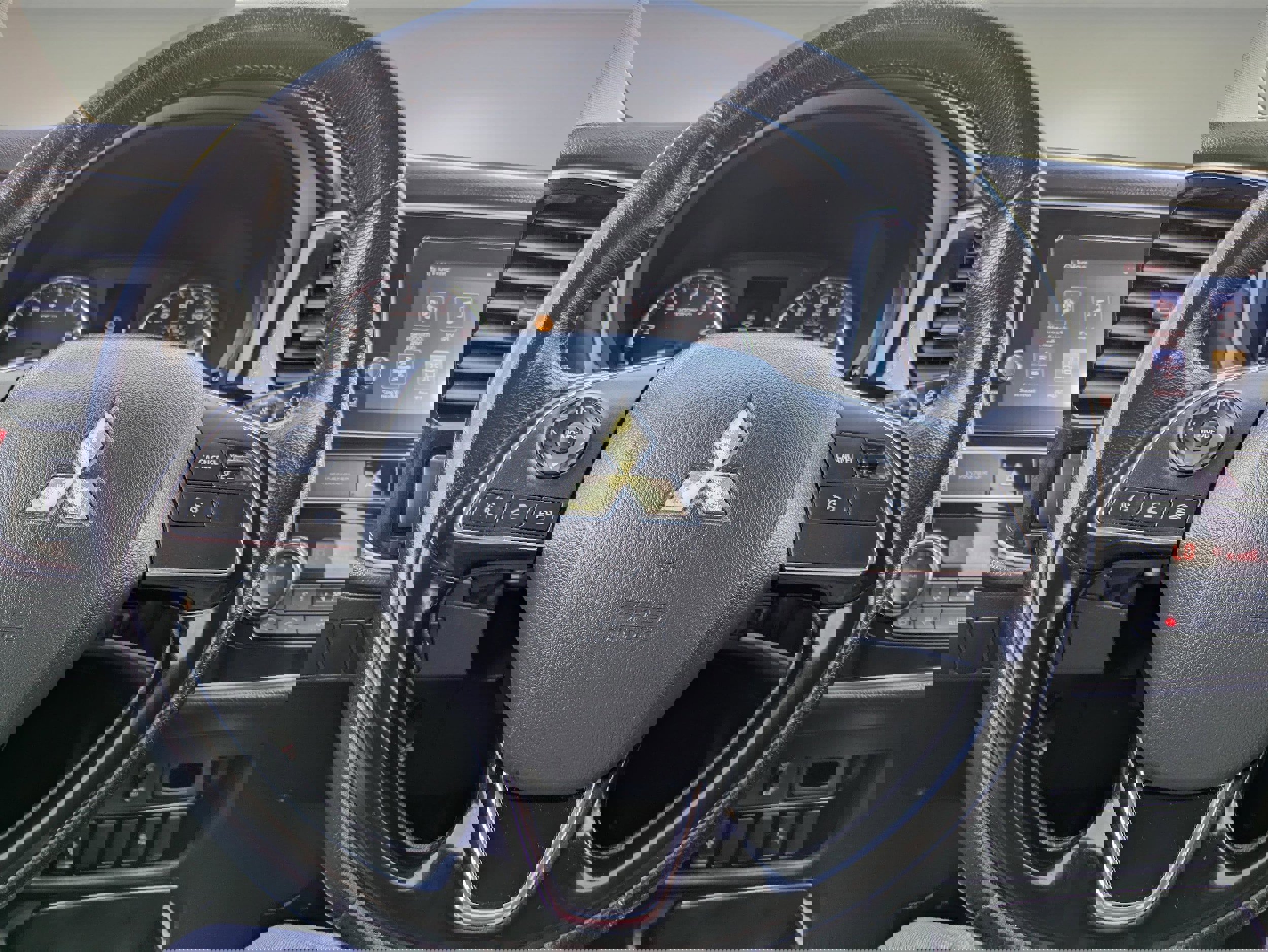 Used 2019 Mitsubishi Outlander SEL image 18