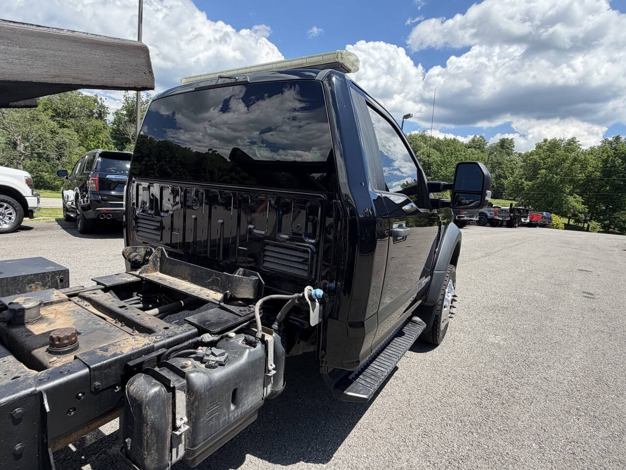 Used 2017 Ford F550 4x4 Regular Cab Super Duty image 19
