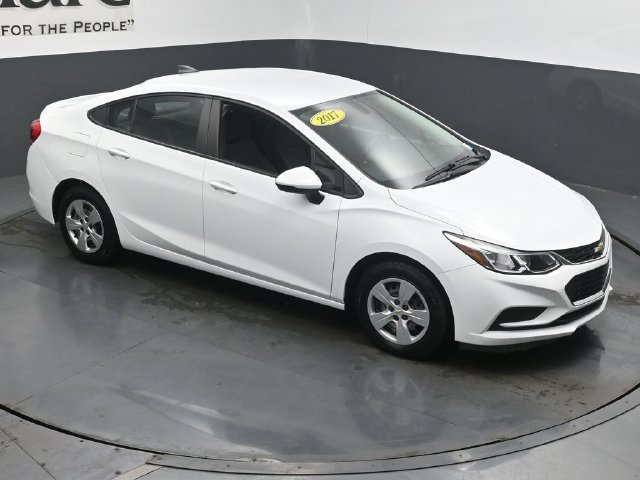 Used 2017 Chevrolet Cruze LS FWD image 41