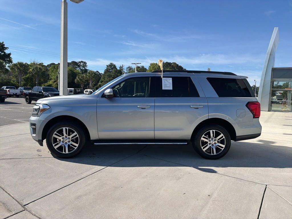 Certified 2022 Ford Expedition XLT RWD image 4