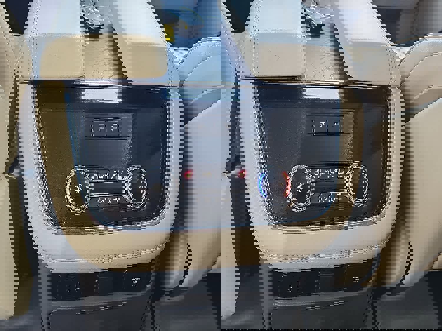 Used 2019 Lincoln Navigator Reserve image 34