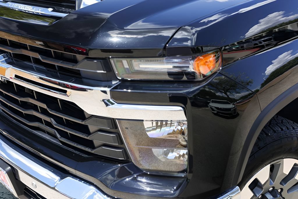 Used 2026 Chevrolet Silverado 2500 LT w/ Texas Edition AWD/4WD image 3