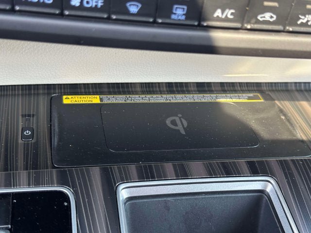 Used 2023 Toyota Sienna Platinum AWD/4WD image 37