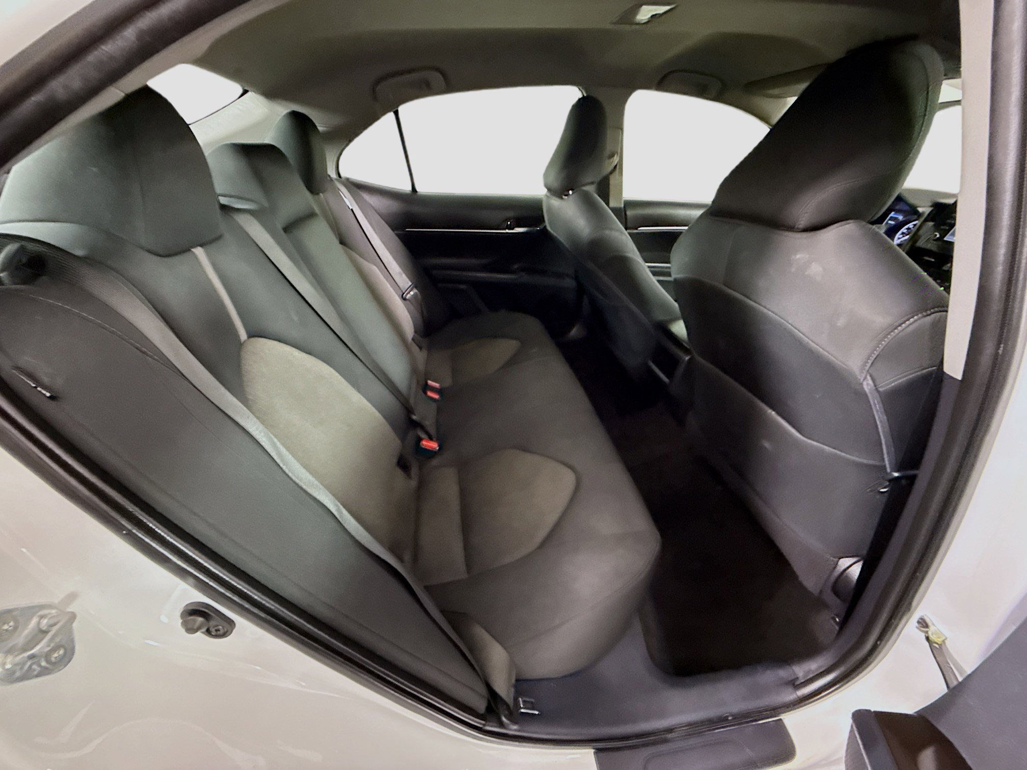 Used 2021 Toyota Camry LE image 26