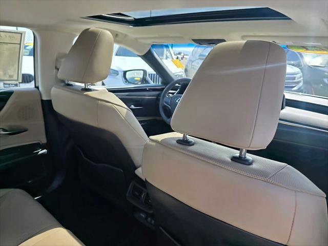 Used 2021 Lexus ES 300h w/ Premium Package FWD image 15