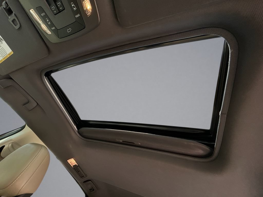 Certified 2021 Toyota Sienna XLE FWD image 29