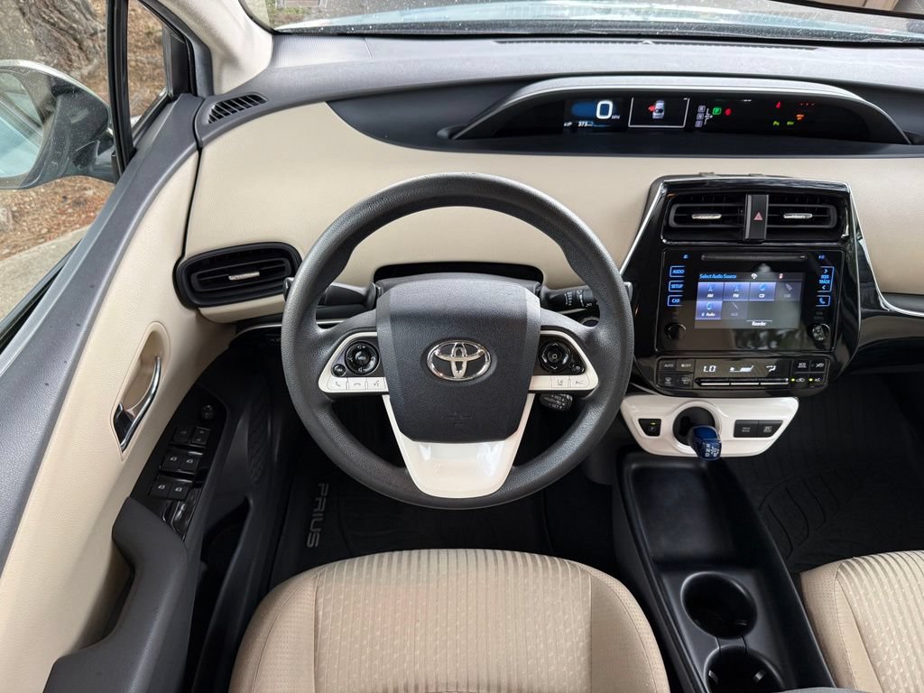 Used 2017 Toyota Prius Two w/ Prius Two Safety Plus Package FWD image 2