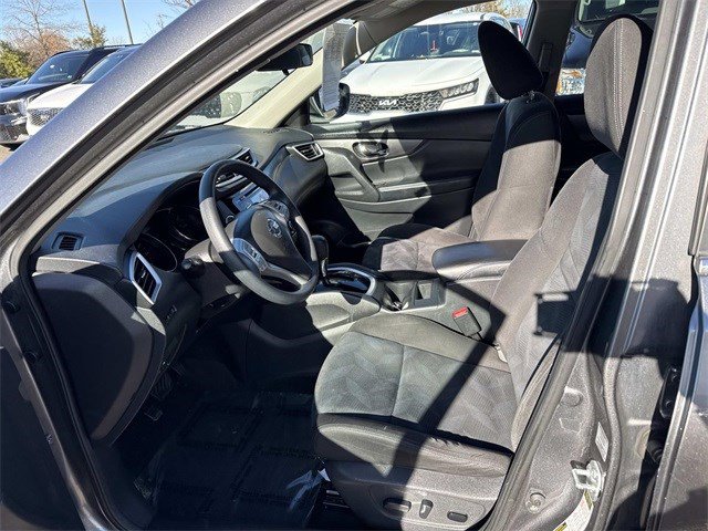 Used 2015 Nissan Rogue SV image 14