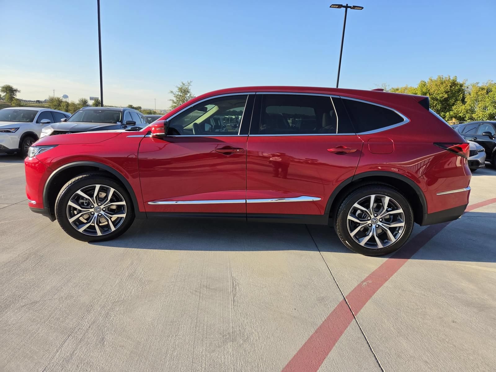 Used 2024 Acura MDX w/ Technology Package AWD/4WD image 3