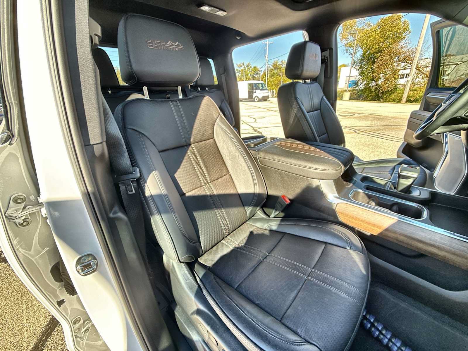 Certified 2023 Chevrolet Silverado 1500 High Country w/ High Country Premium Package AWD/4WD image 28