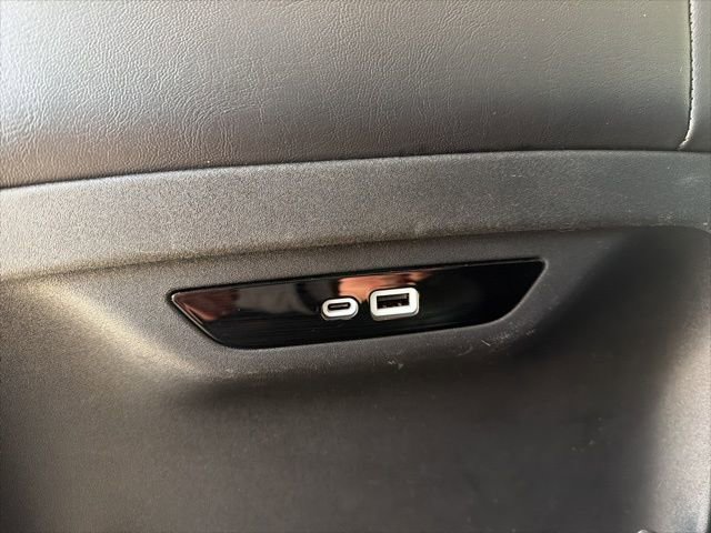 Used 2024 Chrysler Pacifica Touring-L FWD image 18