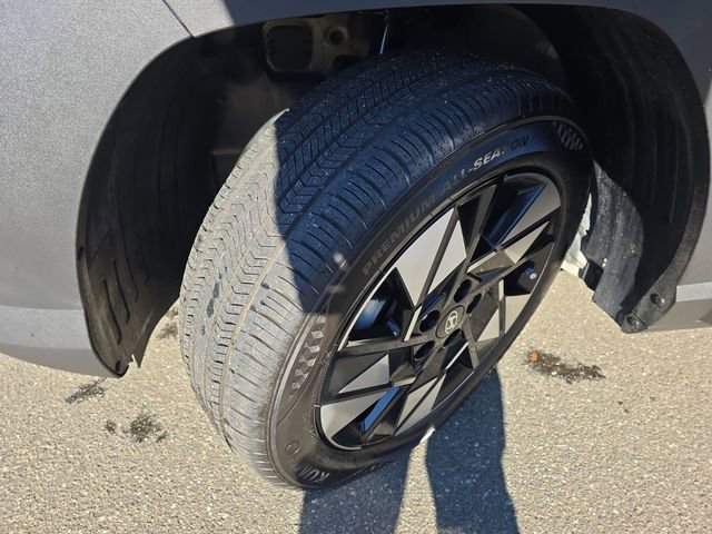 Certified 2025 Hyundai Kona SEL image 43