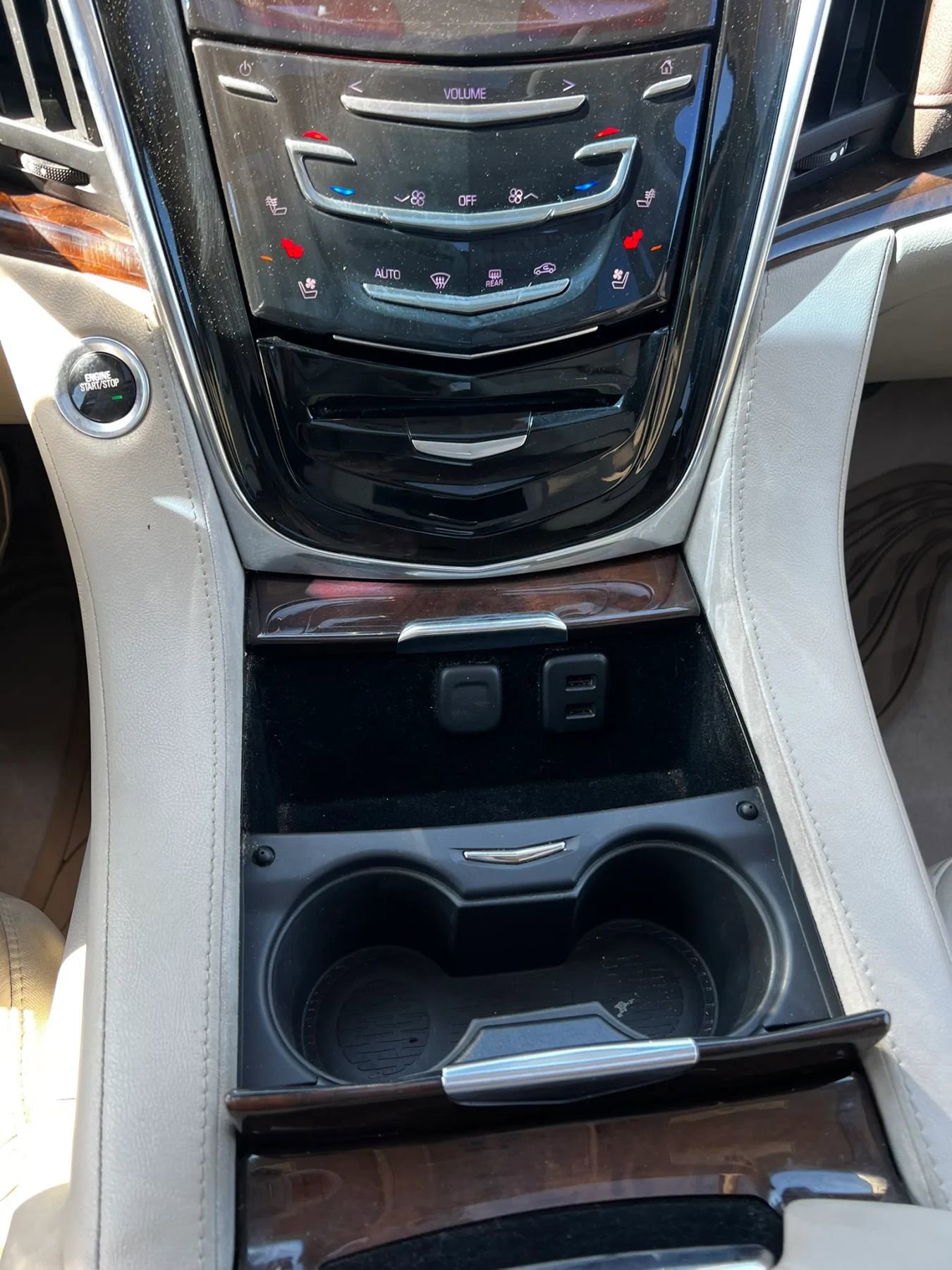 Used 2017 Cadillac Escalade Premium Luxury AWD/4WD image 19