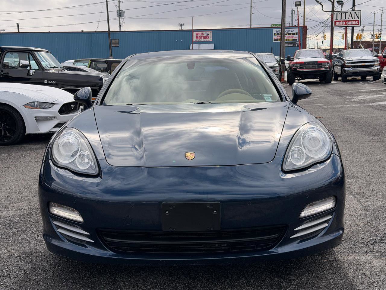 Used 2011 Porsche Panamera 4 image 2