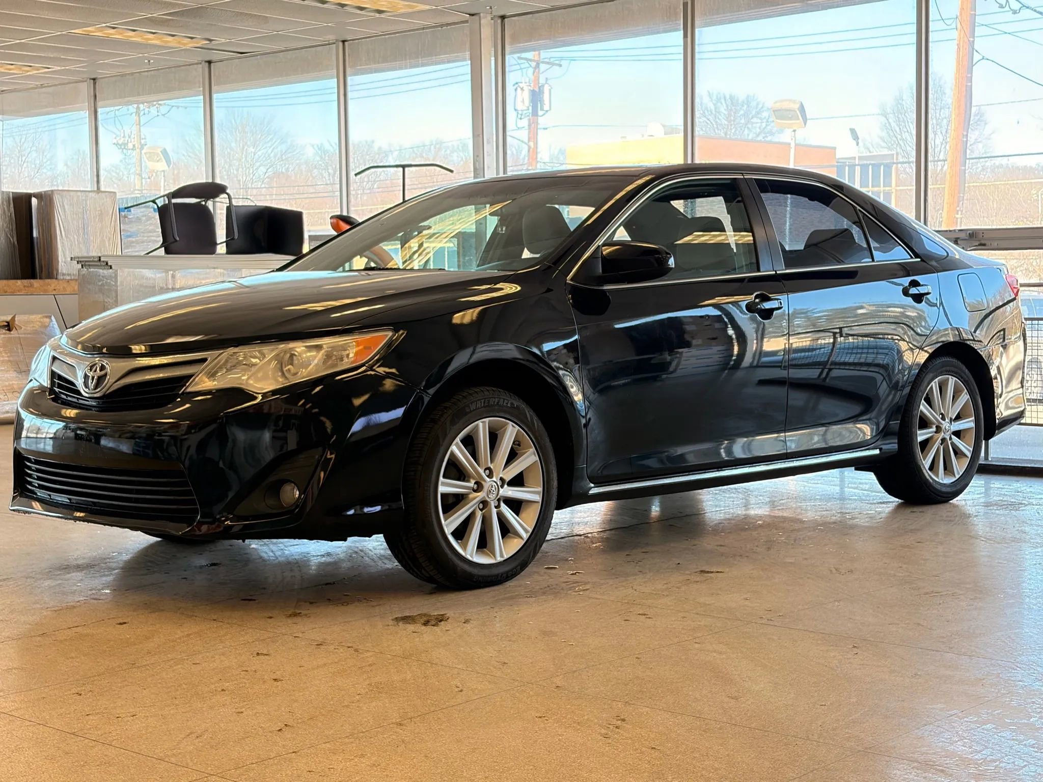 Used 2013 Toyota Camry XLE image 43