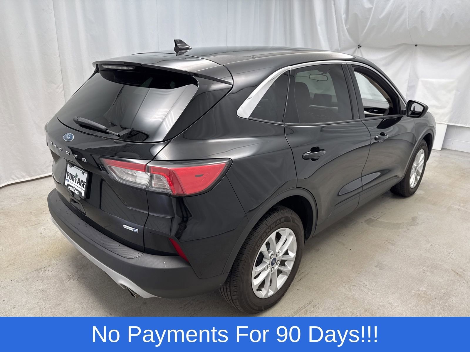 Used 2020 Ford Escape SE image 3