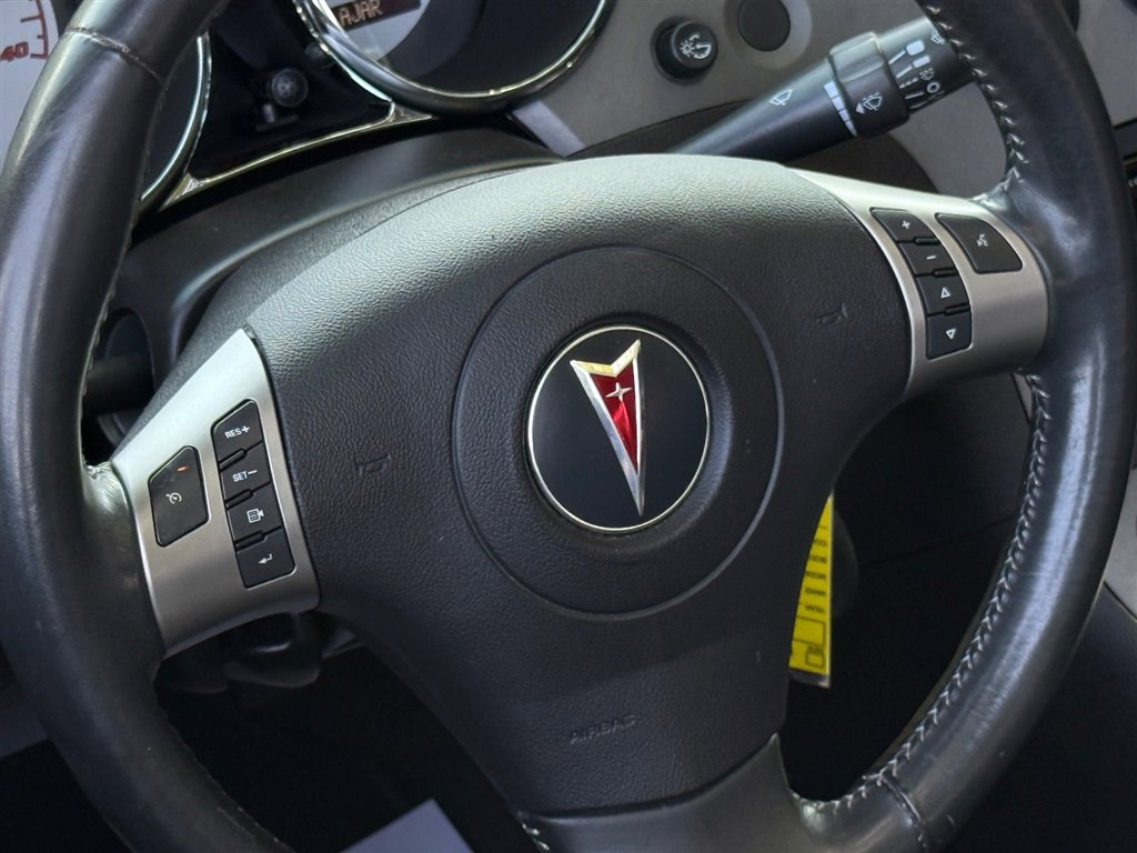 Used 2007 Pontiac Solstice Convertible w/ Premium Package image 38