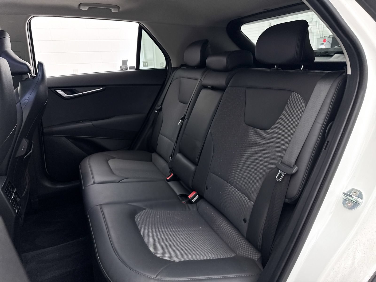 Used 2023 Kia Niro EX Touring FWD image 30