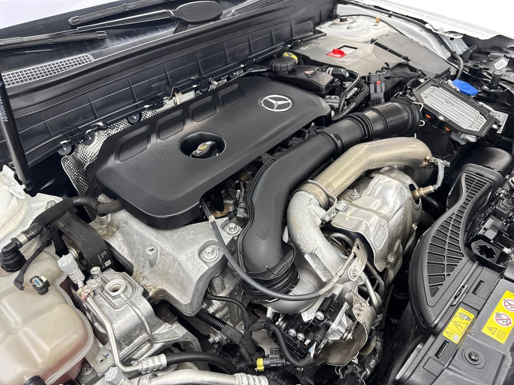 Used 2025 Mercedes-Benz GLB 250 w/ Exclusive Package image 74