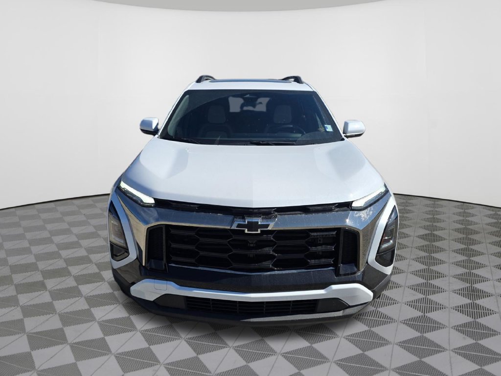 New 2027 Chevrolet Equinox ACTIV w/ Convenience Package III FWD image 3