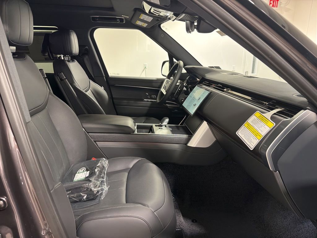 New 2026 Land Rover Range Rover Long Wheelbase SE AWD/4WD image 25