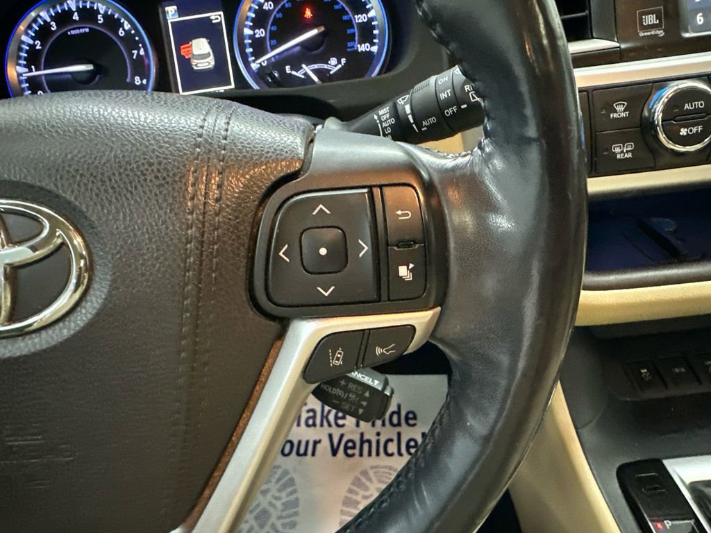 Used 2018 Toyota Highlander Limited Platinum AWD/4WD image 27