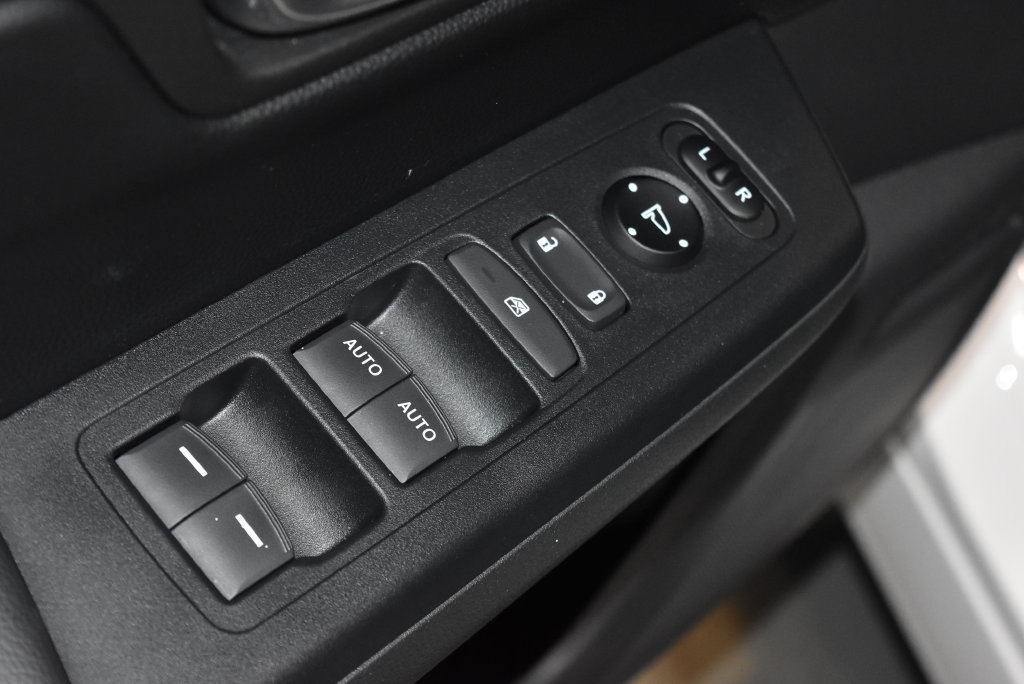Used 2025 Honda CR-V EX image 5