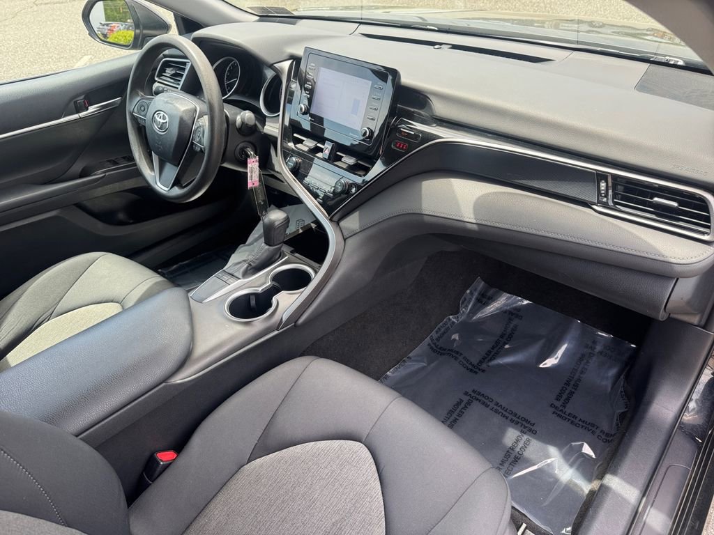 Used 2022 Toyota Camry LE FWD image 16