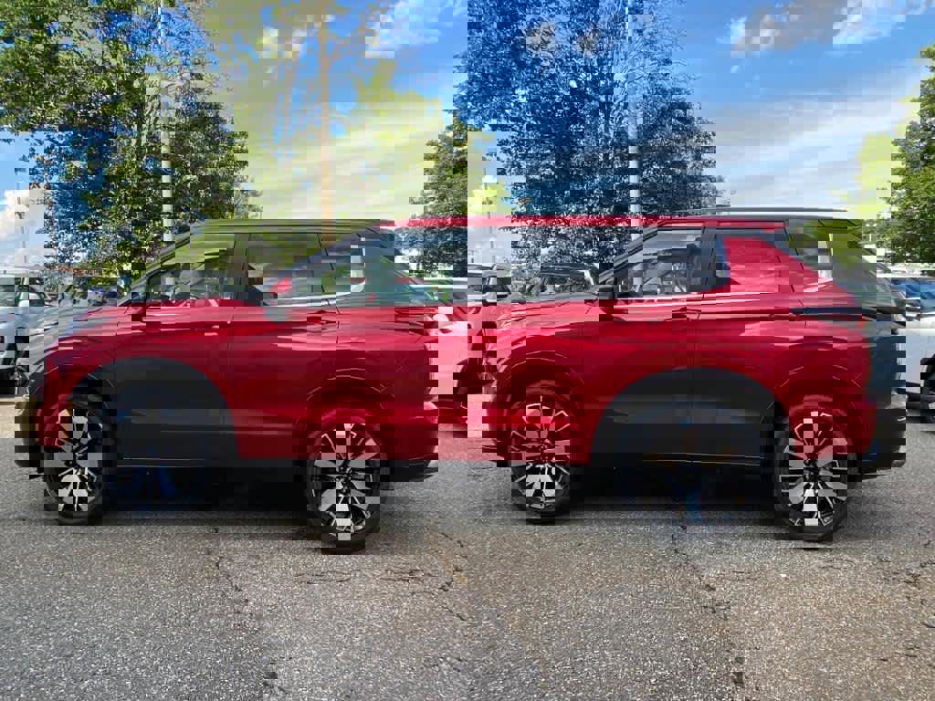 New 2025 Mitsubishi Outlander SE image 2