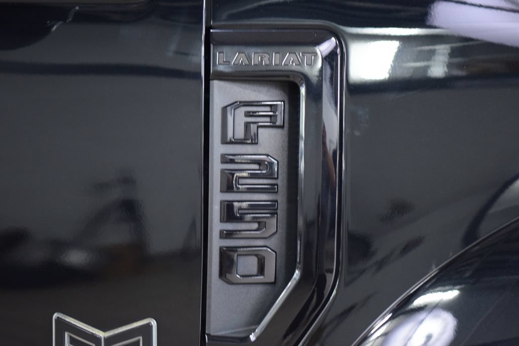 Used 2022 Ford F250 Lariat w/ Black Appearance Package AWD/4WD image 17