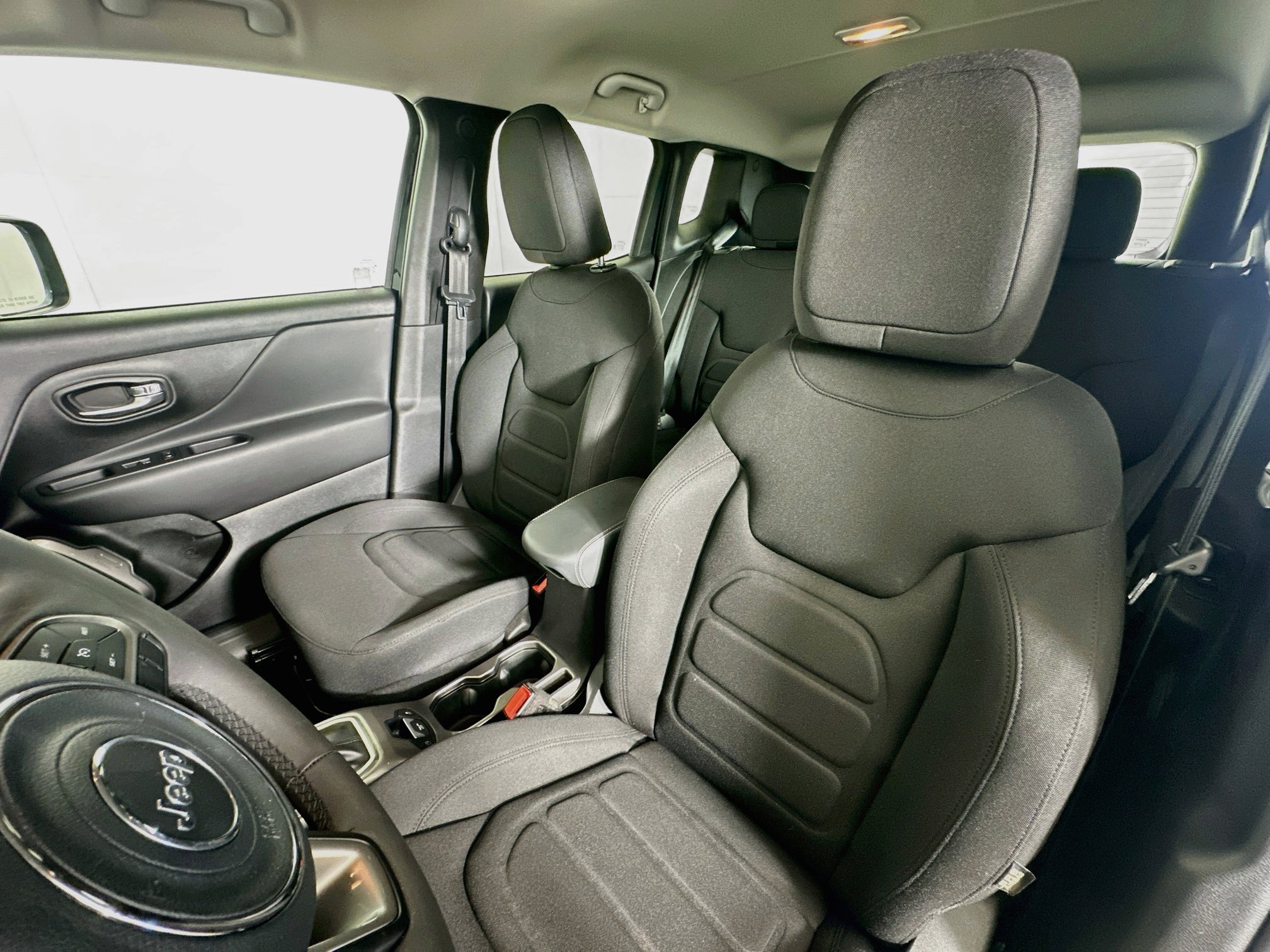 Used 2022 Jeep Renegade Latitude AWD/4WD image 13