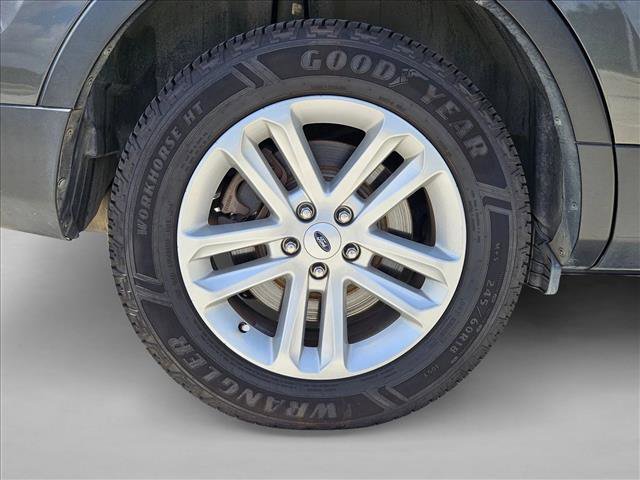 Used 2017 Ford Explorer XLT w/ Equipment Group 201A image 21