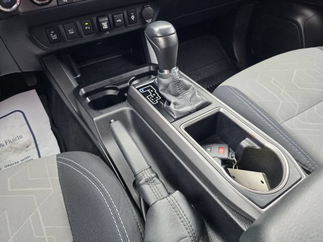 Used 2022 Toyota Tacoma TRD Sport w/ Technology Package AWD/4WD image 24