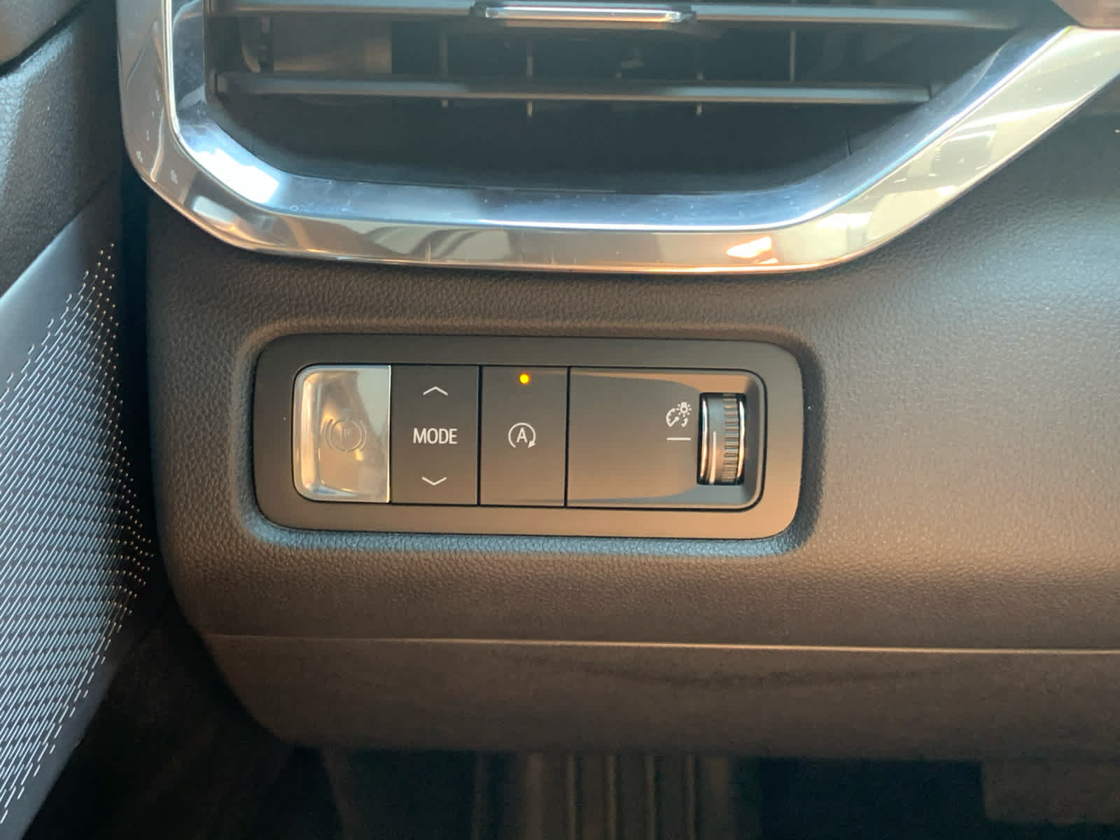 Used 2024 GMC Acadia Denali w/ Super Cruise Package FWD image 30