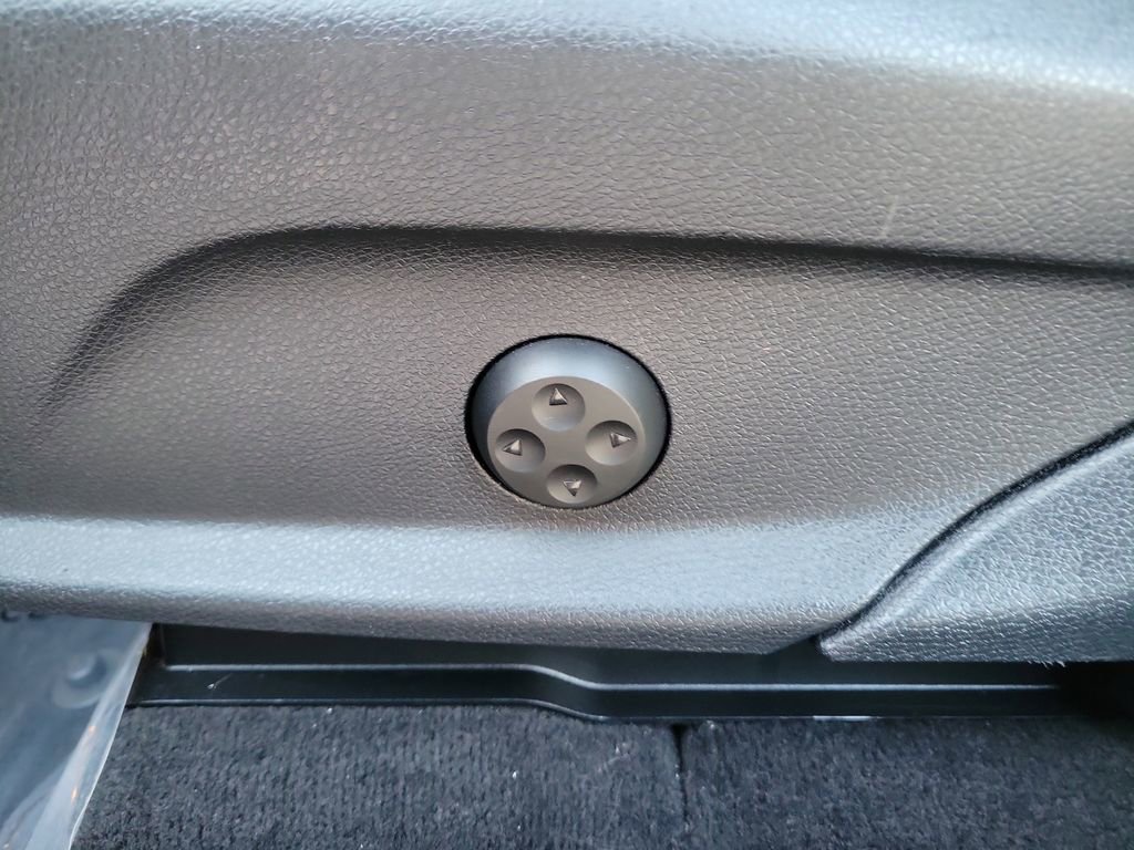 Used 2021 Mercedes-Benz GLC 300 w/ Premium Package image 18