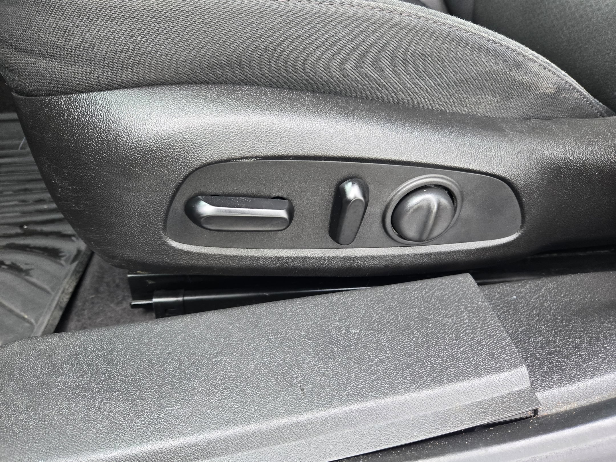 Used 2016 Chevrolet Malibu LT FWD image 23