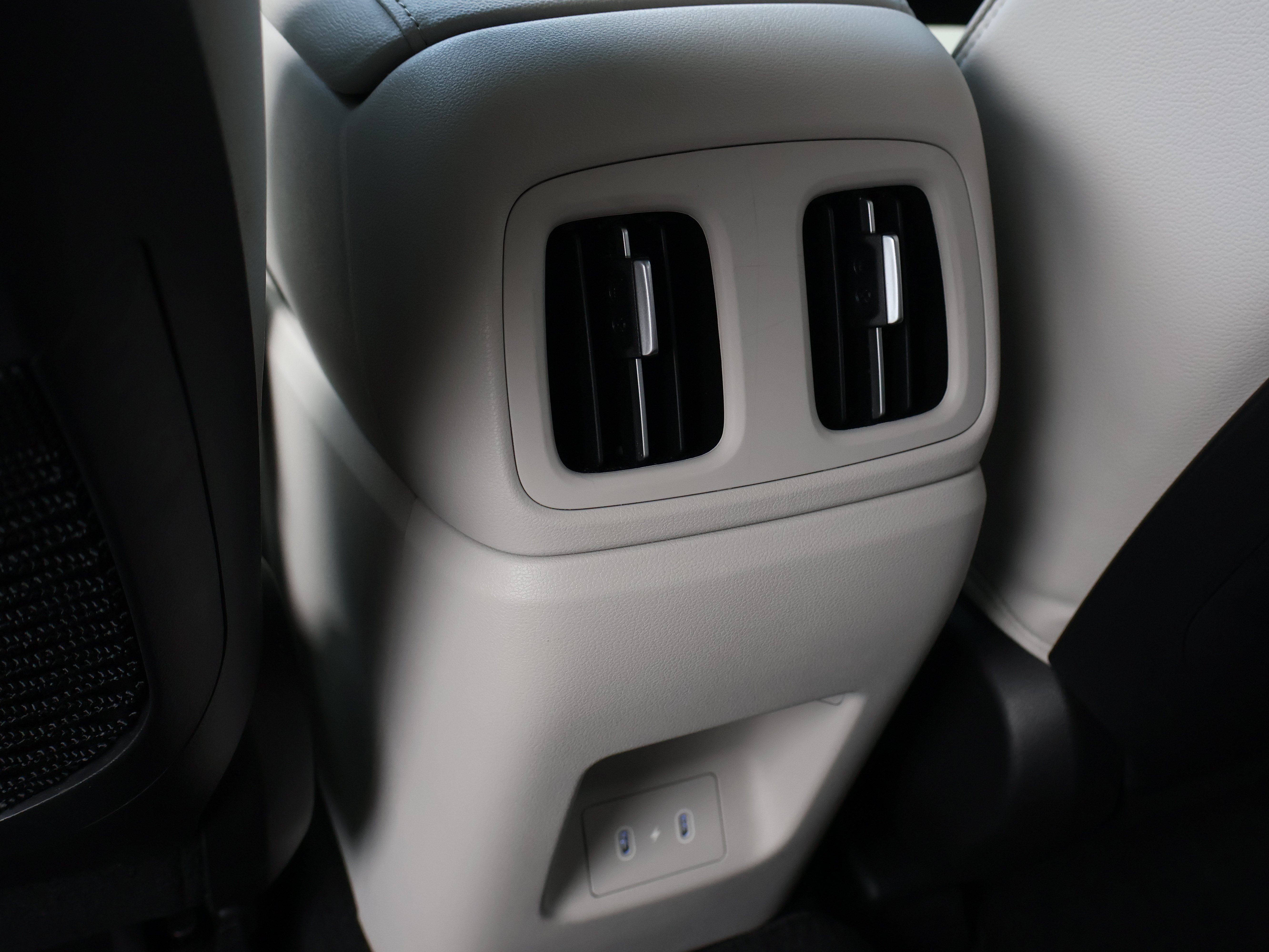 Used 2025 Hyundai Tucson Limited AWD/4WD image 19