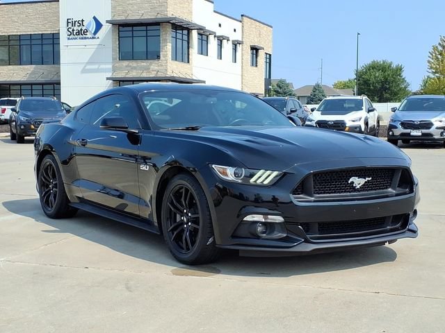 Used 2017 Ford Mustang GT Premium RWD image 3